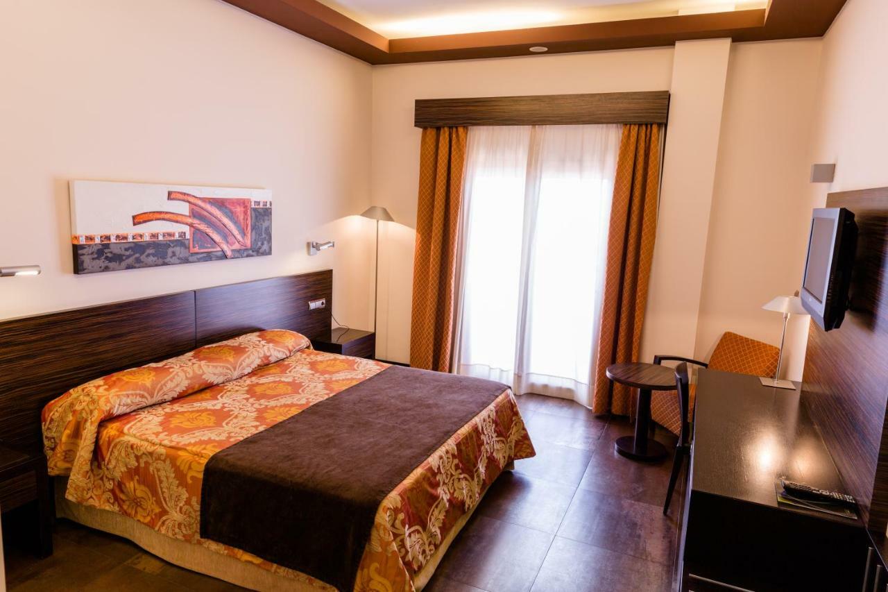 פורטונה Hospedium Hotel Los Periquitos מראה חיצוני תמונה